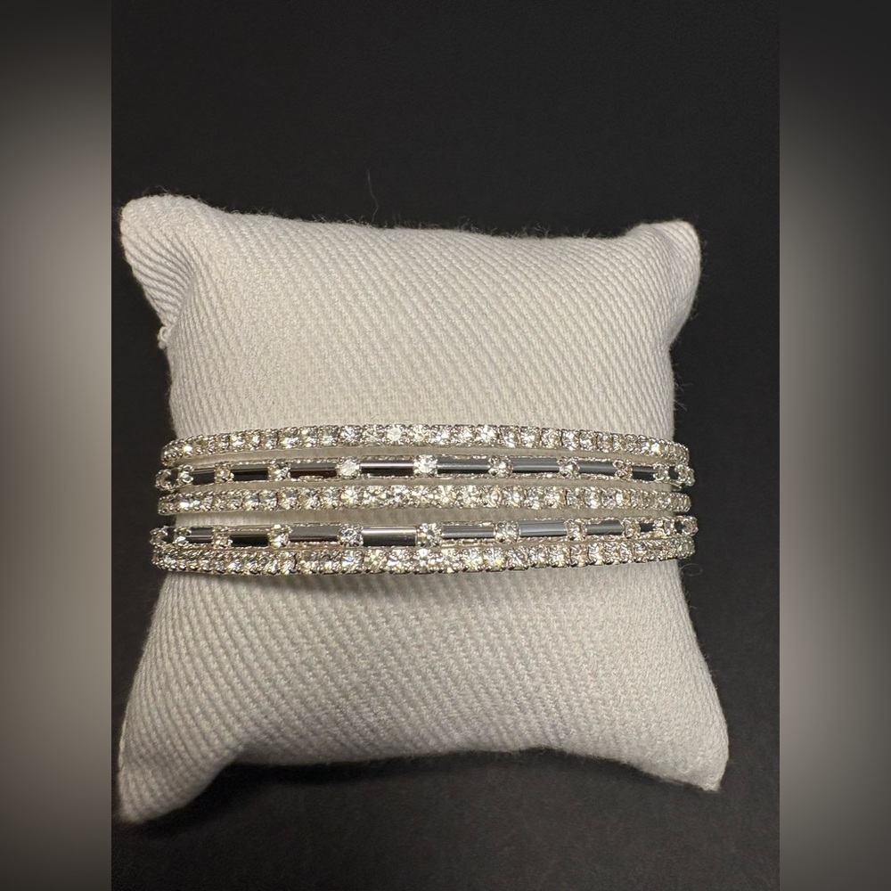 Elegant Silver Bracelet with Crystal Accents